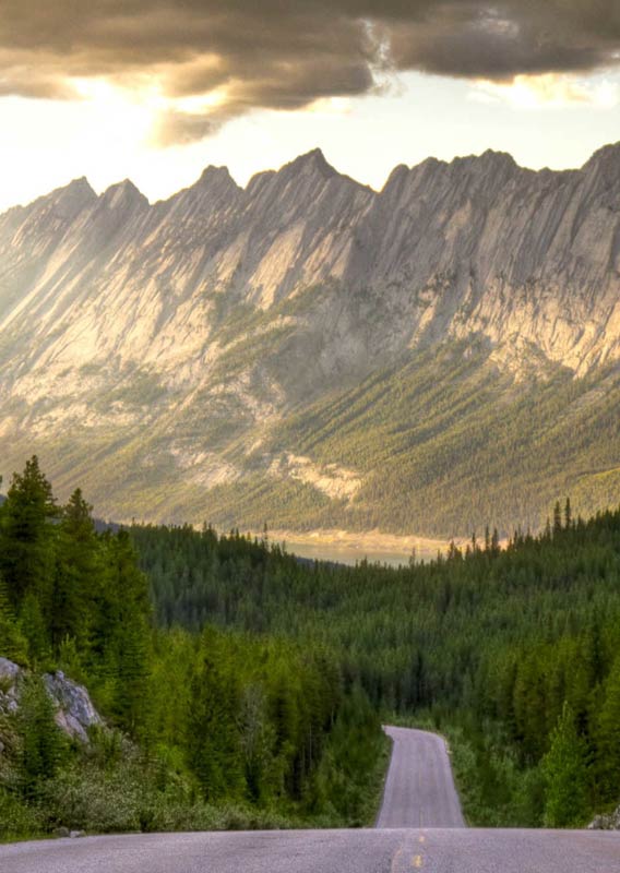 Road through Maligne Valley