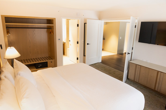 Bedroom 1 King Suite Image