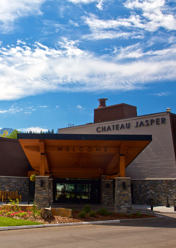 Chateau Jasper exterior in the summer.