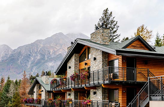 Pyramid Lake Lodge beautiful exterior with snowy lake